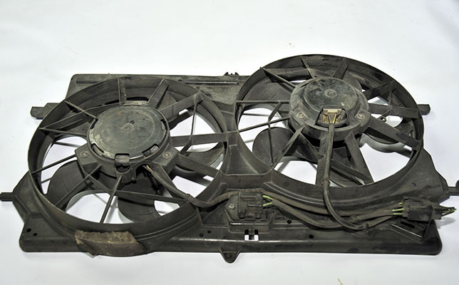 Ford Çıkma Yedek Focus 1 Benzinli Çiftli Fan – Orijinal, Güçlü ve Güvenilir Soğutma Sistemi