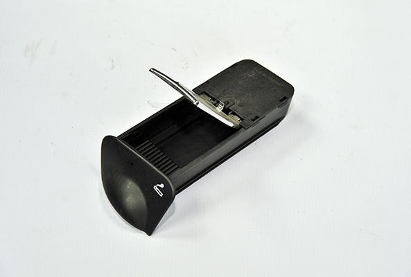 Ford Çıkma Yedek Focus 1 Küllük  Orijinal İç Konsol Parçası, Temiz ve Sağlam